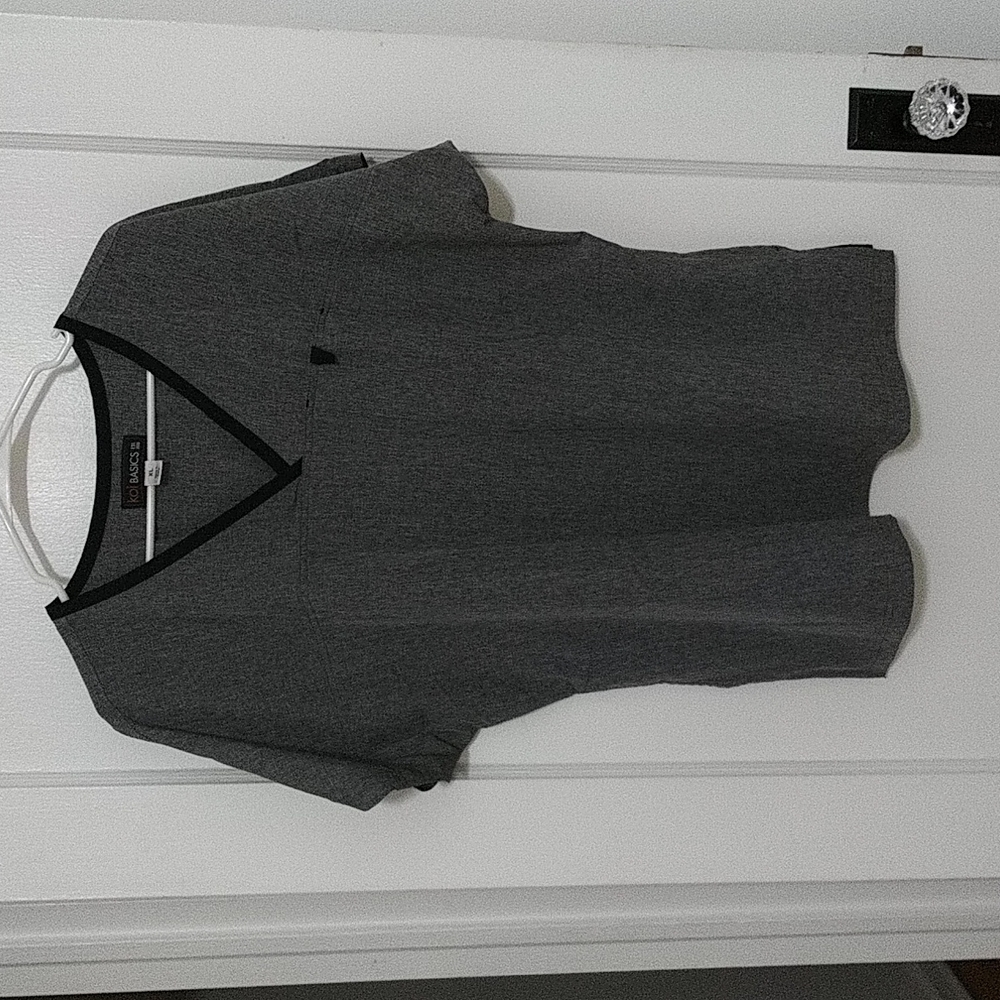Cape sleeves scrubs top gray Koi Basic